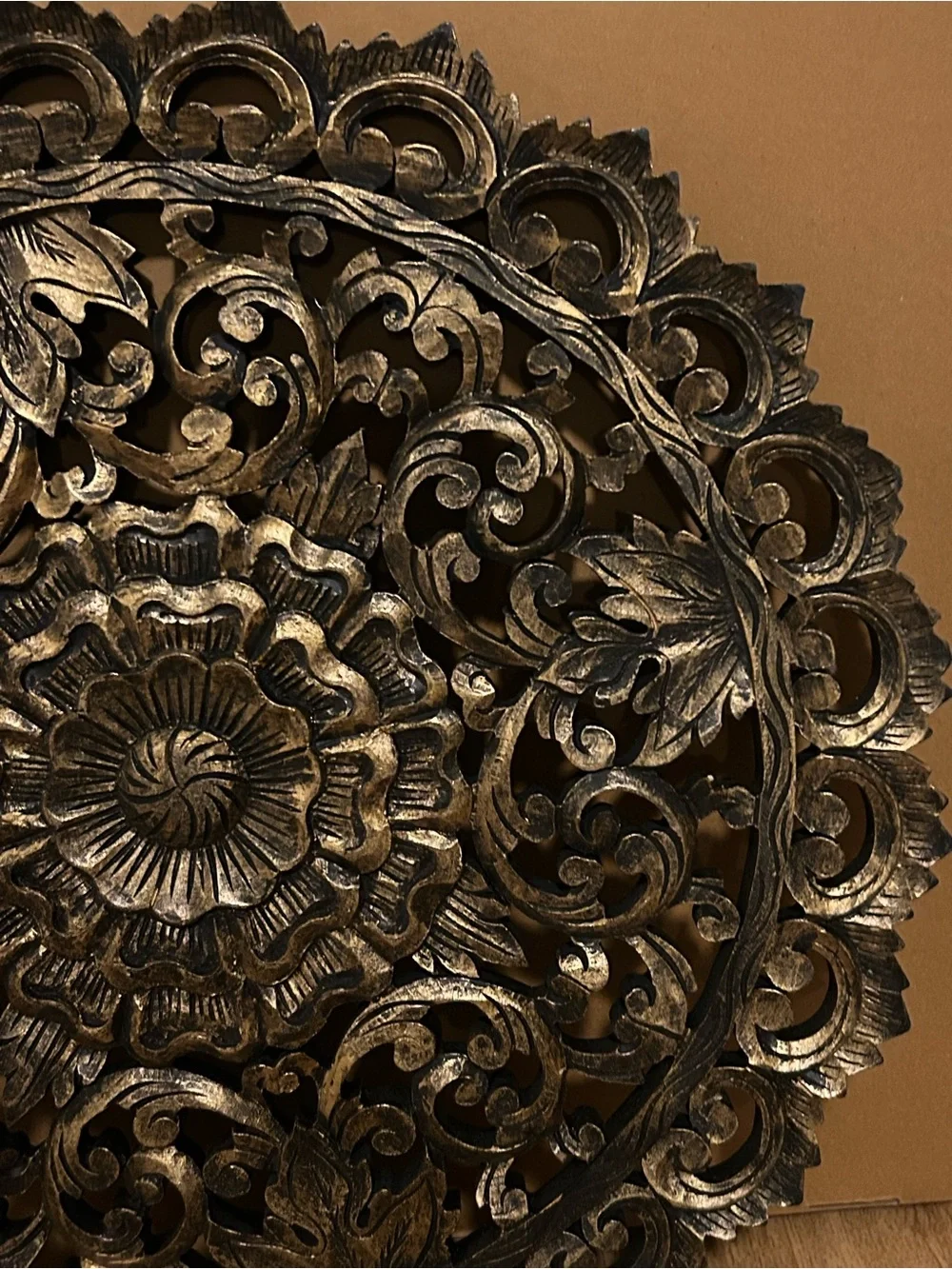 Decorative Painted Gold Floral Carved Wood Wall Plaque 19 1/2” Diameter